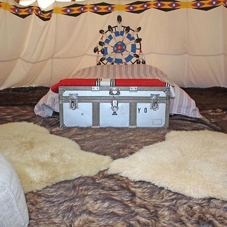 Big Sky Tipi Holidays Wartling Extérieur photo