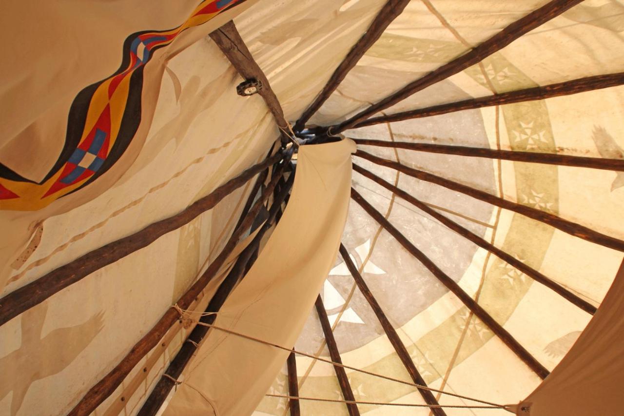 Big Sky Tipi Holidays Wartling Extérieur photo