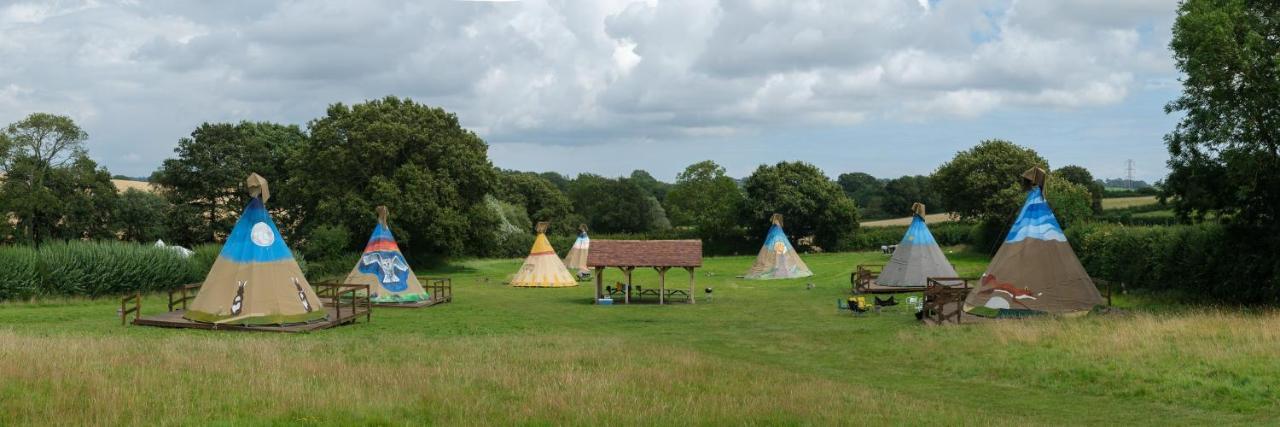 Big Sky Tipi Holidays Wartling Extérieur photo