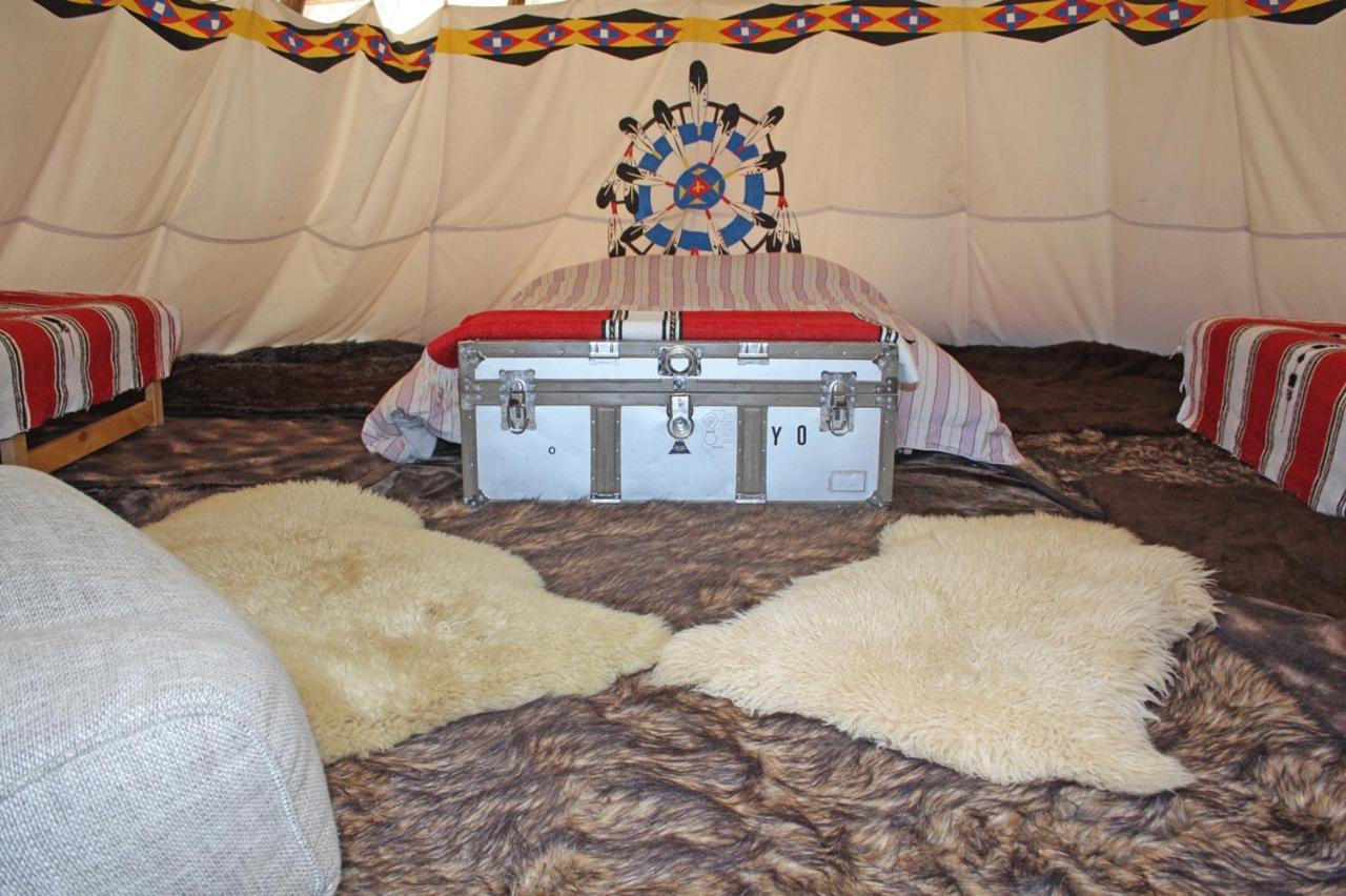 Big Sky Tipi Holidays Wartling Extérieur photo