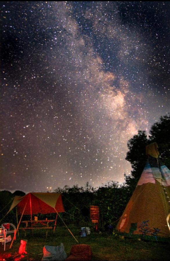 Big Sky Tipi Holidays Wartling Extérieur photo