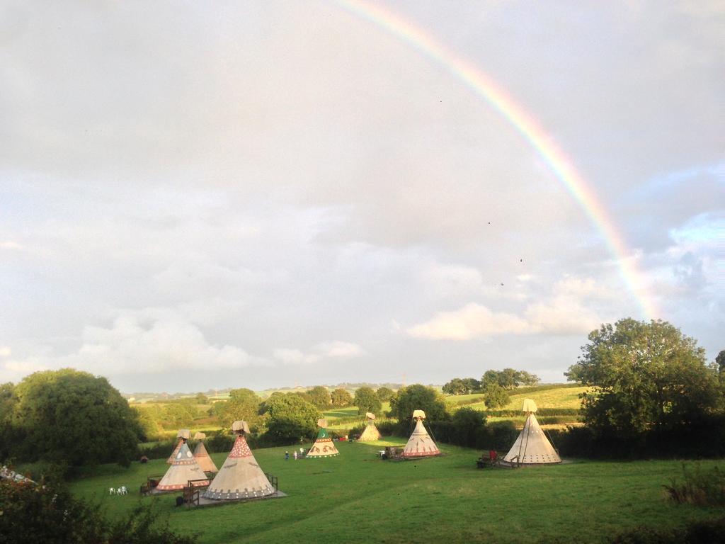 Big Sky Tipi Holidays Wartling Extérieur photo